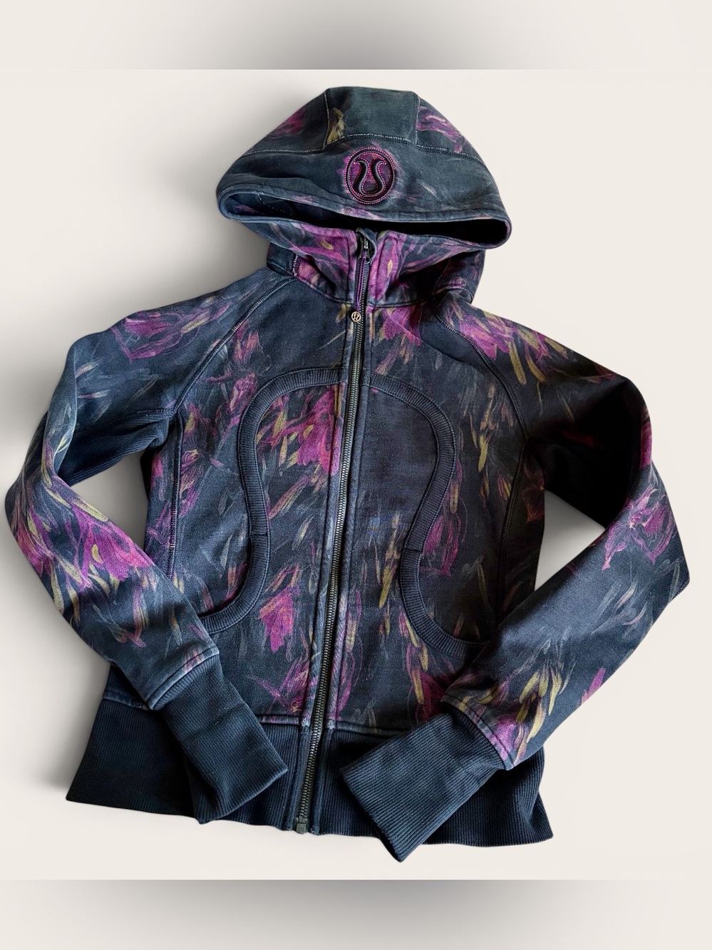 Lululemon Midnight Iris Floral Scuba Hoodie Sz 2/4 HTF Yoga Running Thumb Holes